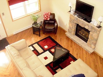 Poconos PA Vacation Home For Rent - Great room features a gas fireplace, HDTV and plenty of comfy seats